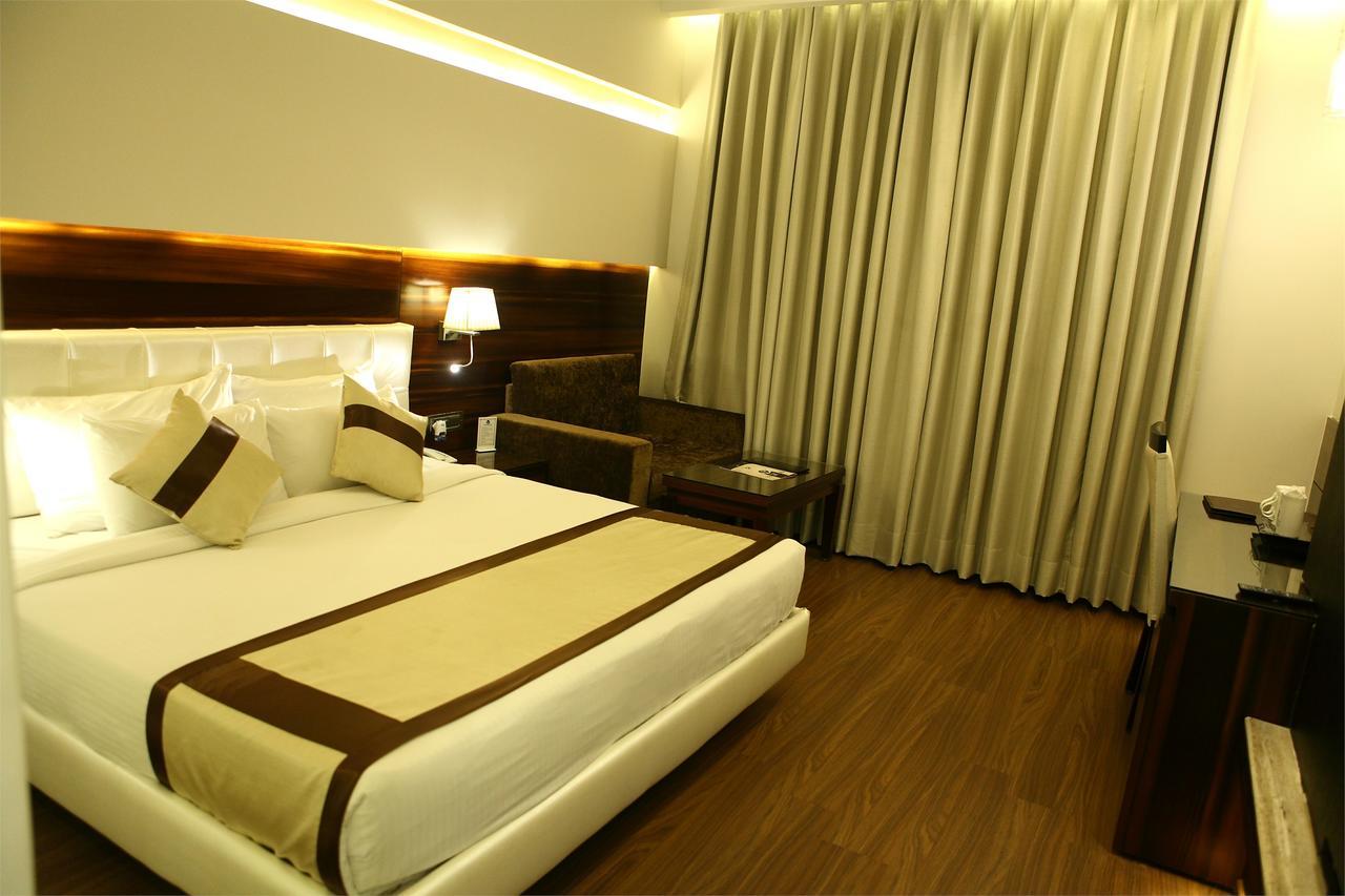 Viceroy Inn เดห์ราดุน ภายนอก รูปภาพ