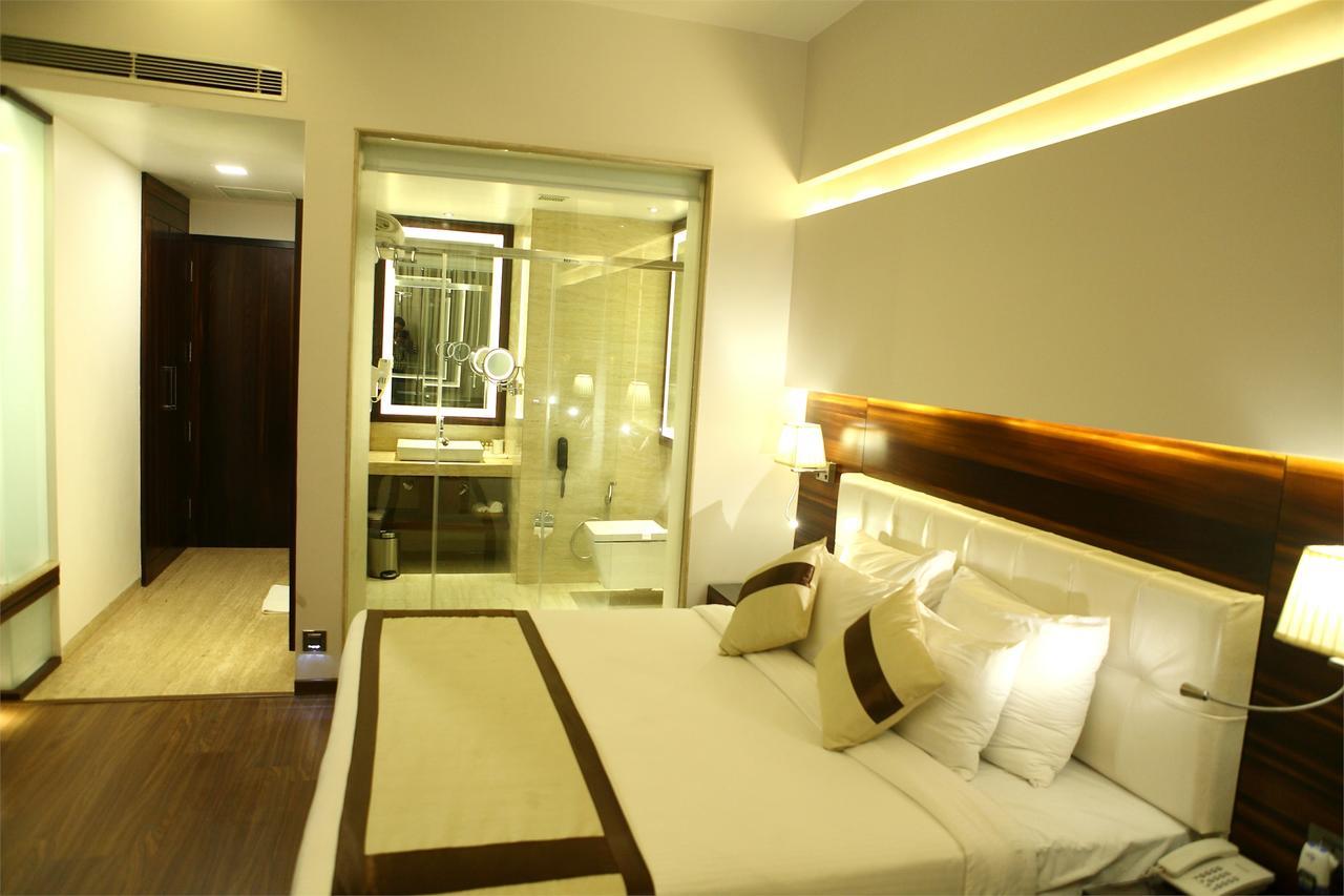 Viceroy Inn เดห์ราดุน ภายนอก รูปภาพ