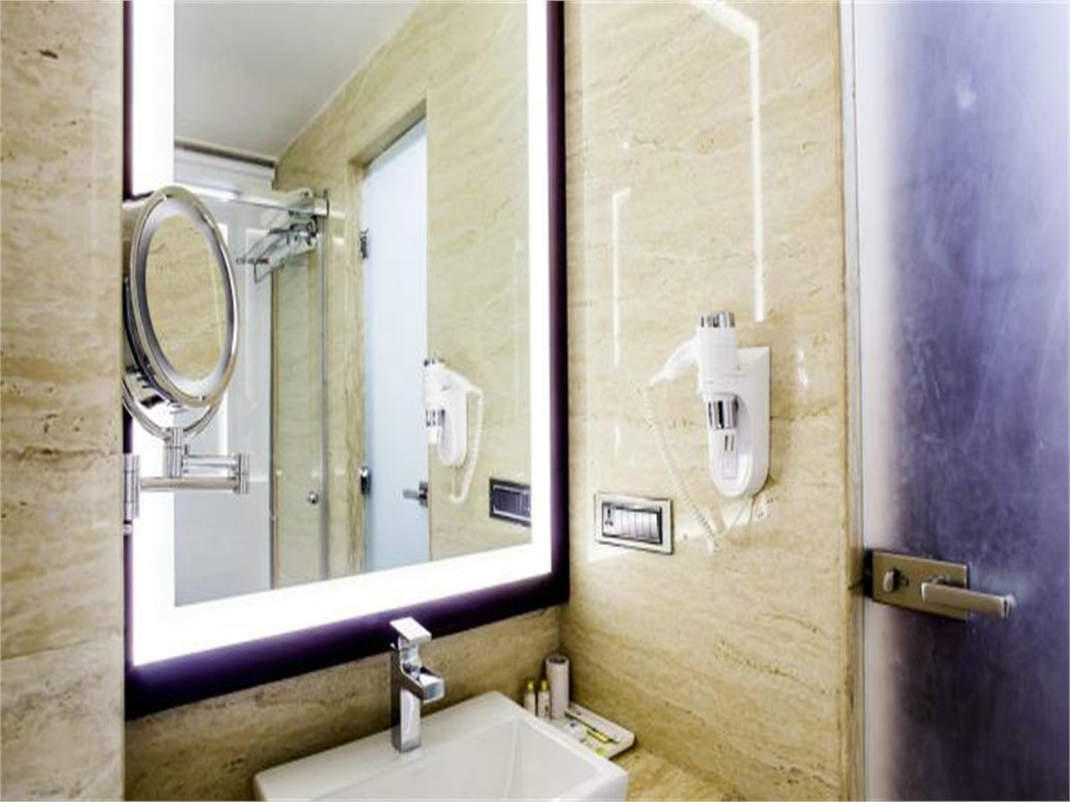 Viceroy Inn เดห์ราดุน ภายนอก รูปภาพ