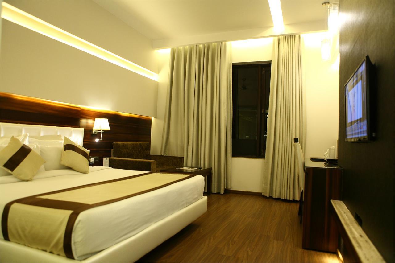 Viceroy Inn เดห์ราดุน ภายนอก รูปภาพ